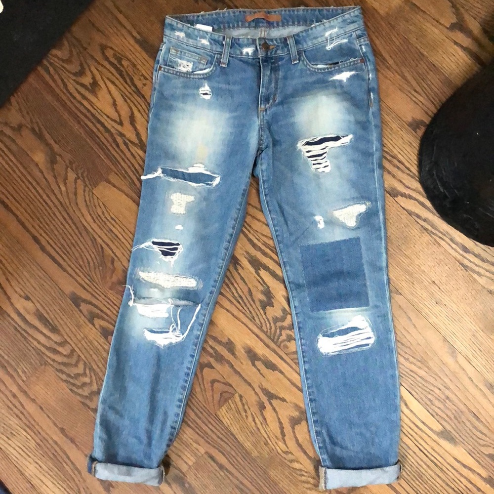 JOES JEANS BF CUT DENIM IN KIKI WASH (size 26)